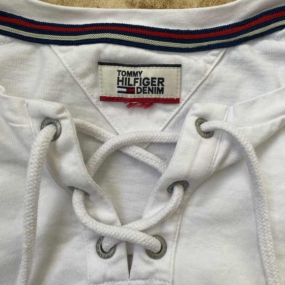 Tommy Hilfiger Cropped Long Sleeve Top - Picture 8 of 8